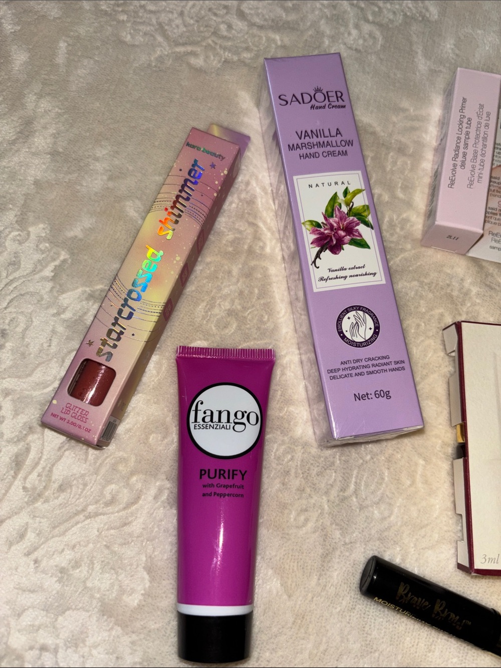 MAKEUP BUNDLE - Picture 2 of 4